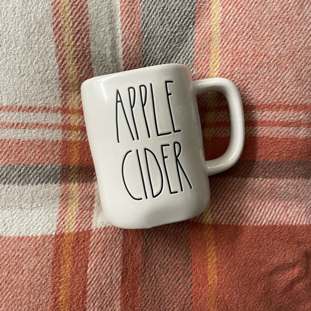 2/$25 Rae Dunn Apple Cider Mug